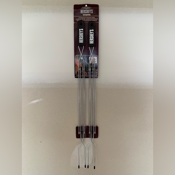 Hershey’s S’mores Extendable Cooking Forks - Picture 2 of 4